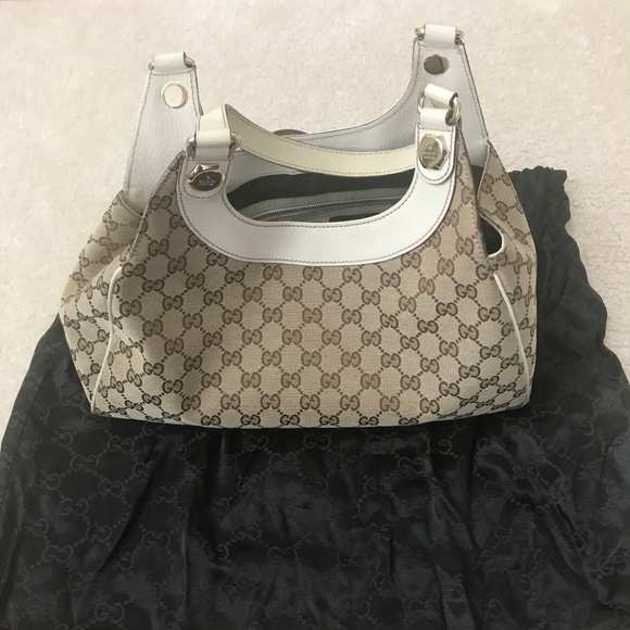 Gucci Shoulder Bag in Canvas - Picture 1 of 8